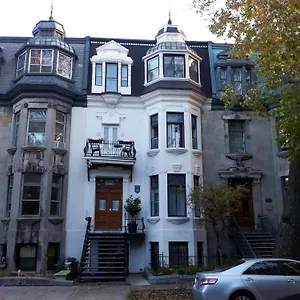 Gingerbread Manor 3*, Montreal Canada